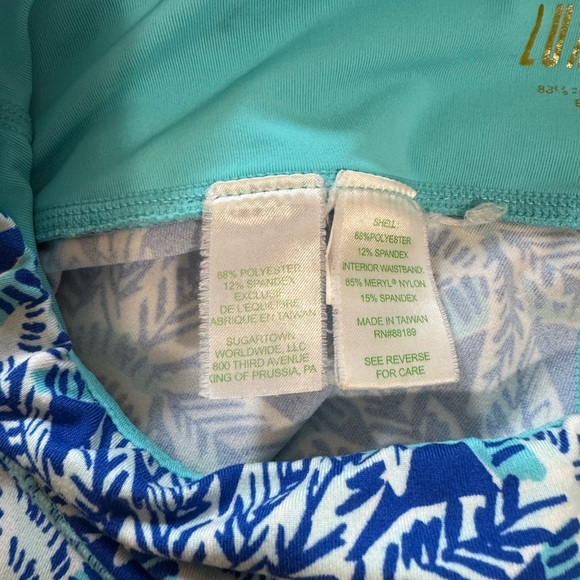 Lilly Pulitzer Bomber Luxletic blue palm tree pattern Capri length leggings Sm - Picture 5 of 5